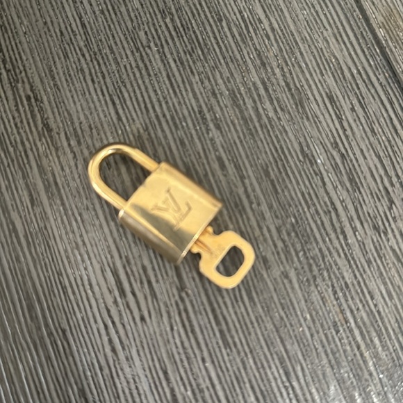 💯Authentic Louis Vuitton Speedy 35 Monogram Coated Canvas Leather Satchel - Picture 12 of 14